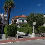 Carmen Apartment *