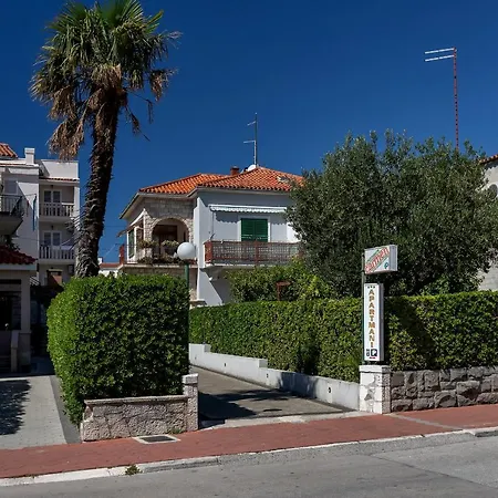 Carmen Apartament *