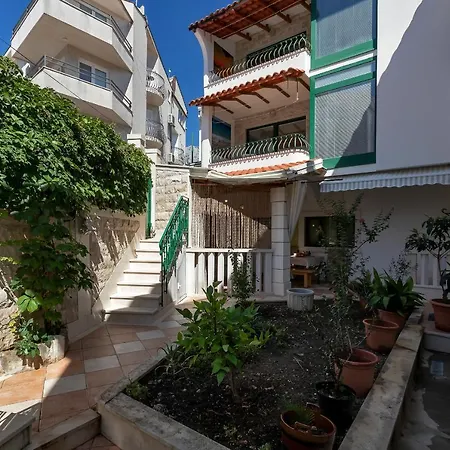 Carmen ماكارسكا