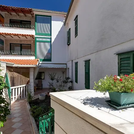 Apartament Carmen *