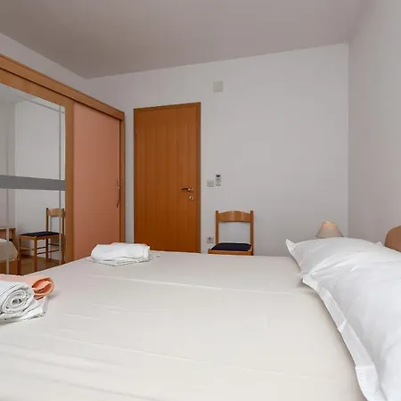 Carmen Apartament Makarska