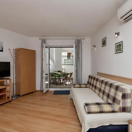 Apartament Carmen *