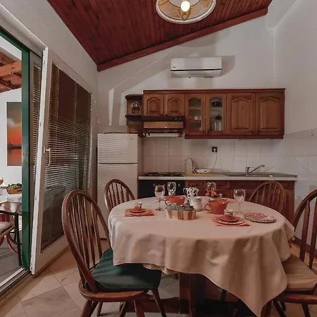 Carmen ماكارسكا